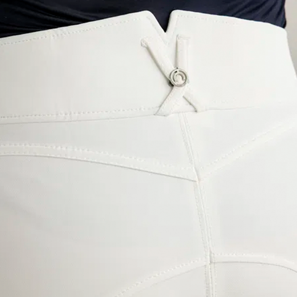 Montar Megan Highwaist Ridbyxor Curve är en bästsäljande favorit bland ryttare. Ridbyxorna är designade för att kombinera elegans, funktion och komfort i varje detalj!