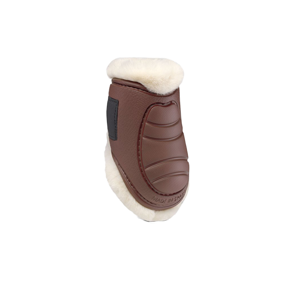 Gatusos Deluxe Protection Bakskydd 2-Pack är bakskydd för din häst med lyxigt syntetiskt fårskinn. Bakskydden erbjuder en enastående hållbarhet och lätthet!
