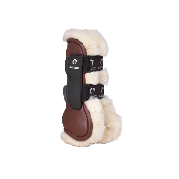 Gatusos Deluxe Protection Benskydd 2-Pack är benskydd för din häst med lyxigt syntetiskt fårskinn. Benskydden erbjuder en enastående lätthet och hållbarhet!
