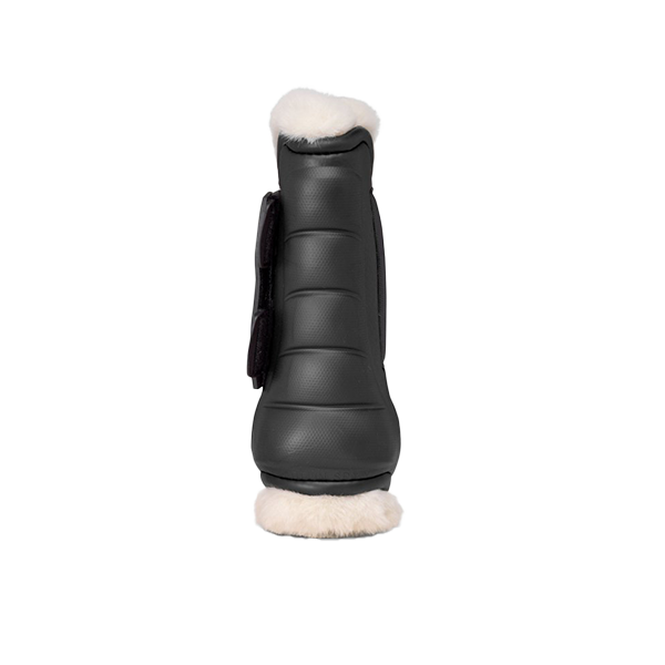 Gatusos Deluxe Protection Benskydd 2-Pack är benskydd för din häst med lyxigt syntetiskt fårskinn. Benskydden erbjuder en enastående lätthet och hållbarhet!