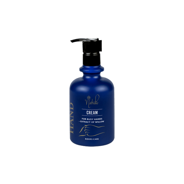 Nathalie Handkräm 75-300 ml är en lyxig och vårdande handkräm med pileextrakt som ger näring och skydd! Handkrämen är perfekt för daglig användning!