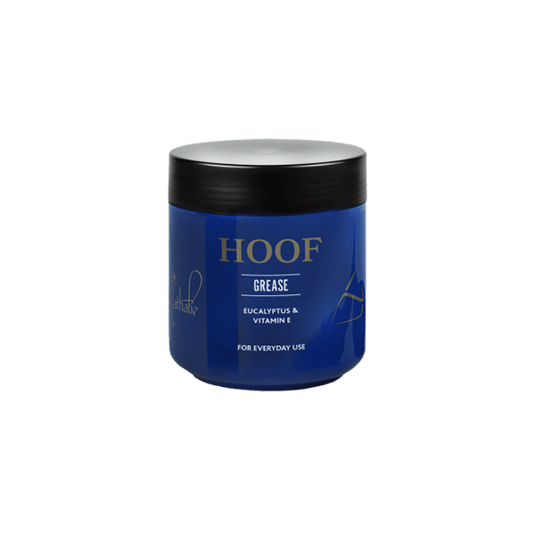 Nathalie Hoof Grease 500 ml är ett effektivt hovfett för din häst som snabbt tränger sig in och skyddar hästens hovar! Perfekt att använda efter en tvätt!