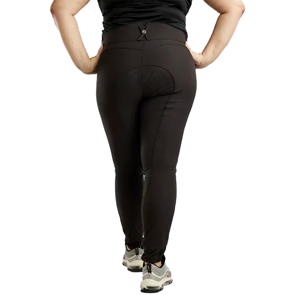 Montar Megan Highwaist Ridbyxor Curve är en bästsäljande favorit bland ryttare. Ridbyxorna är designade för att kombinera elegans, funktion och komfort i varje detalj! 