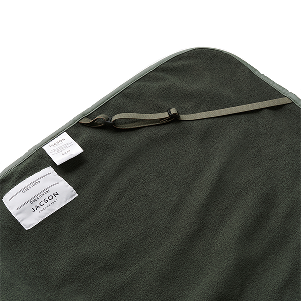 Jacson Barbro hundtäcke är till din fyrbenta följeslagare som förtjänar det bästa, och Jacsons vattentäta hundtäcke är precis det!