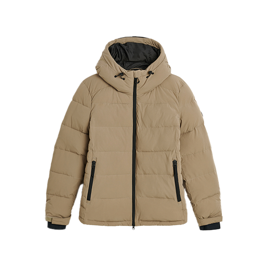 Jacson Idun Vinterjacka är en klassisk vinterjacka och det ultimata valet för en stilmedveten ryttare som värdesätter komfort och funktionalitet!