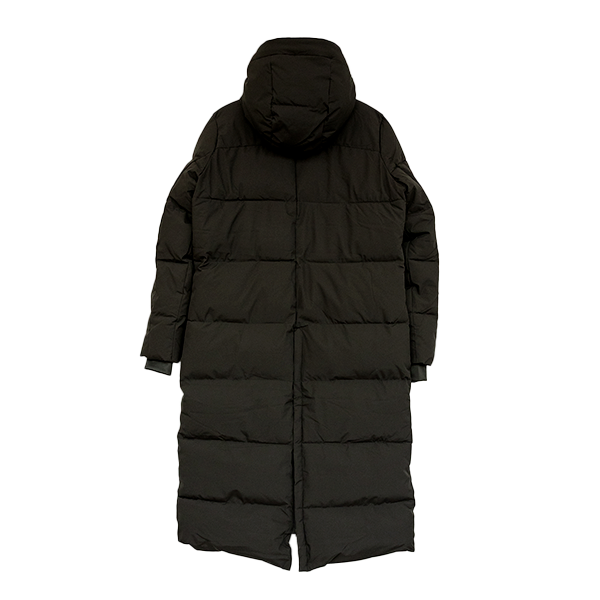 Jacson Sonja Kappa är en hellång och rak kappa med dunliknande syntetfyllning och vattenavvisande egenskaper som passar under höst, vinter och vår!