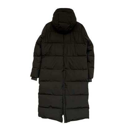 Jacson Sonja Kappa är en hellång och rak kappa med dunliknande syntetfyllning och vattenavvisande egenskaper som passar under höst, vinter och vår!