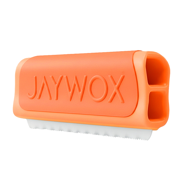 Jaywox Shedding Tool är utvecklad för att avlägsna lös päls, underull, mjäll och smuts samt för att stärka djurets naturliga egenskaper!