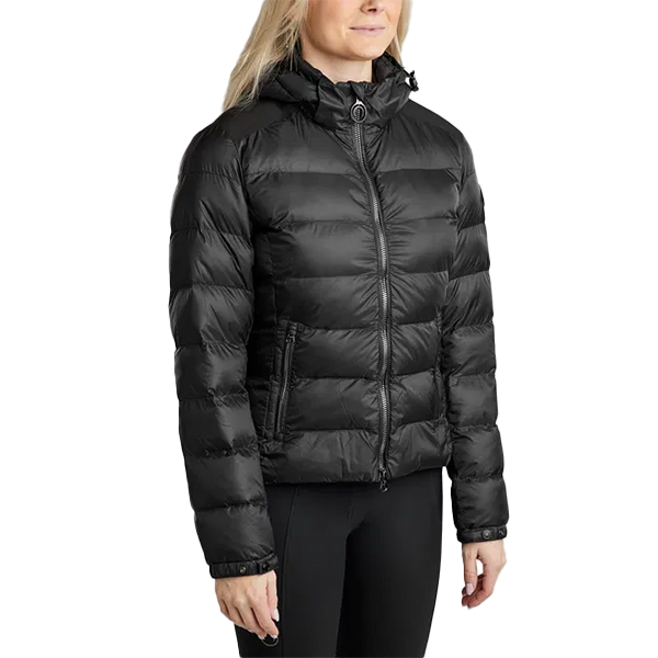 Montar Moathena Short Jacket är en del av Montars exklusiva refined kollektion som kombinerar elegant design med hög funktionalitet!