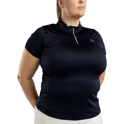 Montar Everly Kortärmad Polotröja Curve är en den perfekta pikétröjan för träning med korta ärmar som kombinerar stil och funktion på rätt sätt!