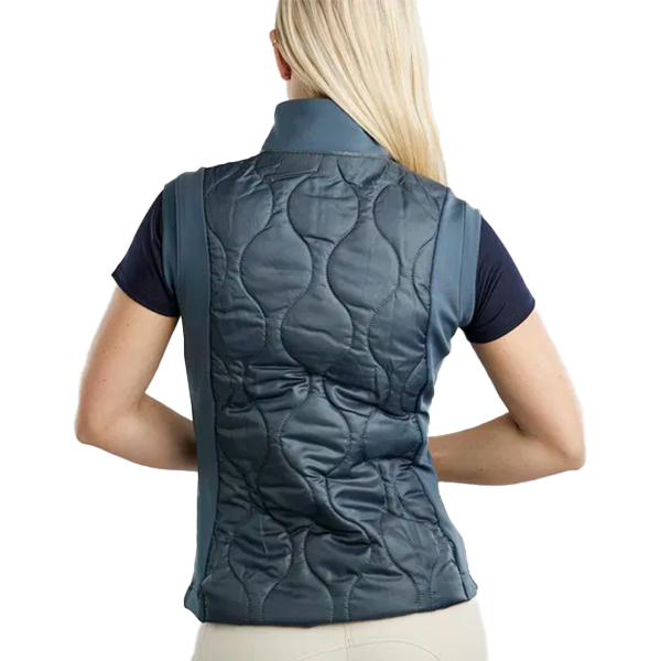 Montar MoMary Bodywarmer är designad för ryttaren som söker en mångsidig och elegant väst som kombinerar stil, komfort och funktionalitet!