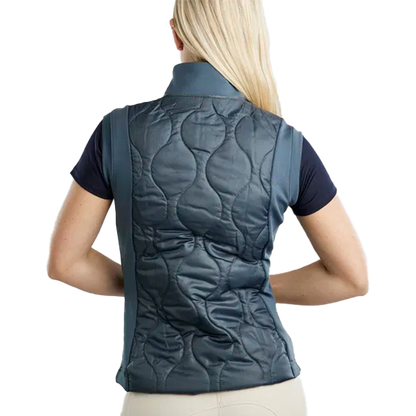 Montar MoMary Bodywarmer är designad för ryttaren som söker en mångsidig och elegant väst som kombinerar stil, komfort och funktionalitet!