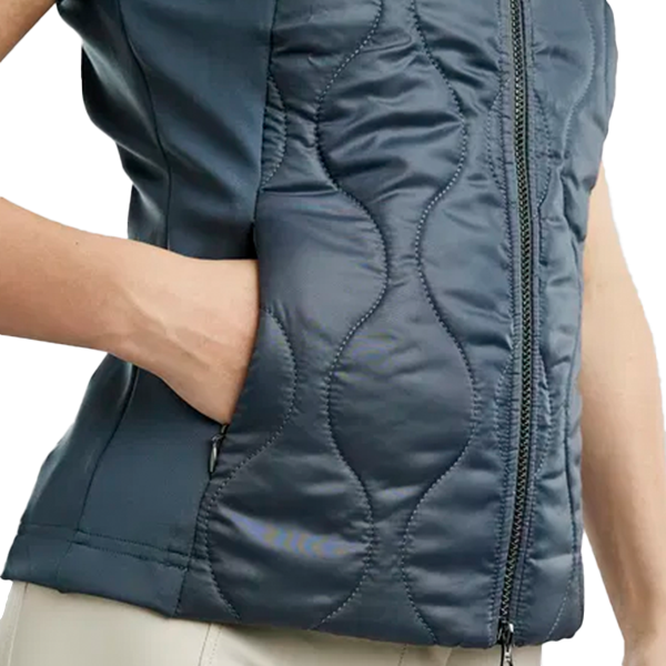 Montar MoMary Bodywarmer är designad för ryttaren som söker en mångsidig och elegant väst som kombinerar stil, komfort och funktionalitet!