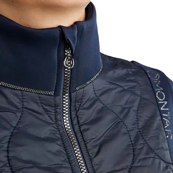 Montar MoMary Bodywarmer är designad för ryttaren som söker en mångsidig och elegant väst som kombinerar stil, komfort och funktionalitet!