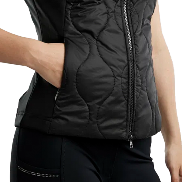 Montar MoMary Bodywarmer är designad för ryttaren som söker en mångsidig och elegant väst som kombinerar stil, komfort och funktionalitet!