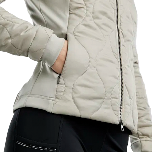 Montar MoMary Jacket är designad för ryttaren som söker en mångsidig och elegant jacka som kombinerar stil, komfort och funktionalitet!