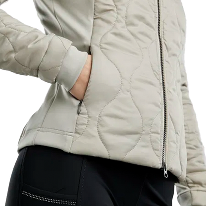 Montar MoMary Jacket är designad för ryttaren som söker en mångsidig och elegant jacka som kombinerar stil, komfort och funktionalitet!