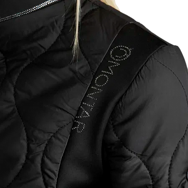 Montar MoMary Jacket är designad för ryttaren som söker en mångsidig och elegant jacka som kombinerar stil, komfort och funktionalitet!
