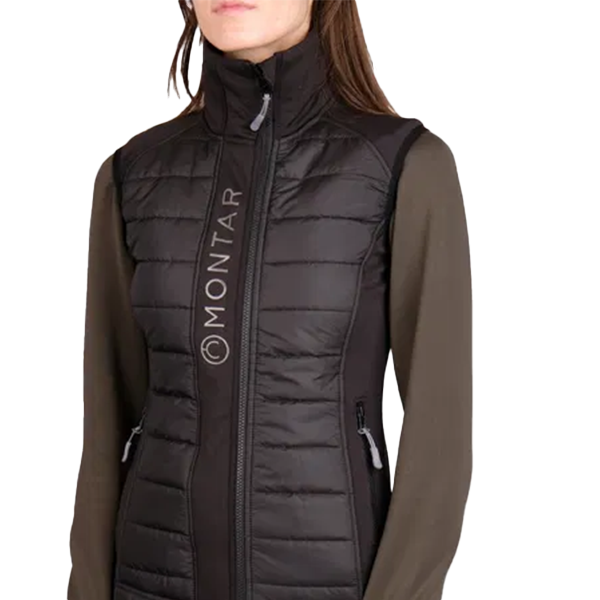 Montar Emma Quilt Bodywarmer är perfekt för både ridning samt vardagsbruk och är ett måste för alla ryttare som vill kombinera funktion och mode!