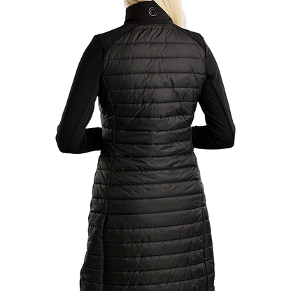 Montar Emma Jacka är en lång version av vår bästsäljare Emma Quilt jackan, som är en elegant och funktionell ridjacka som kombinerar stil och komfort!